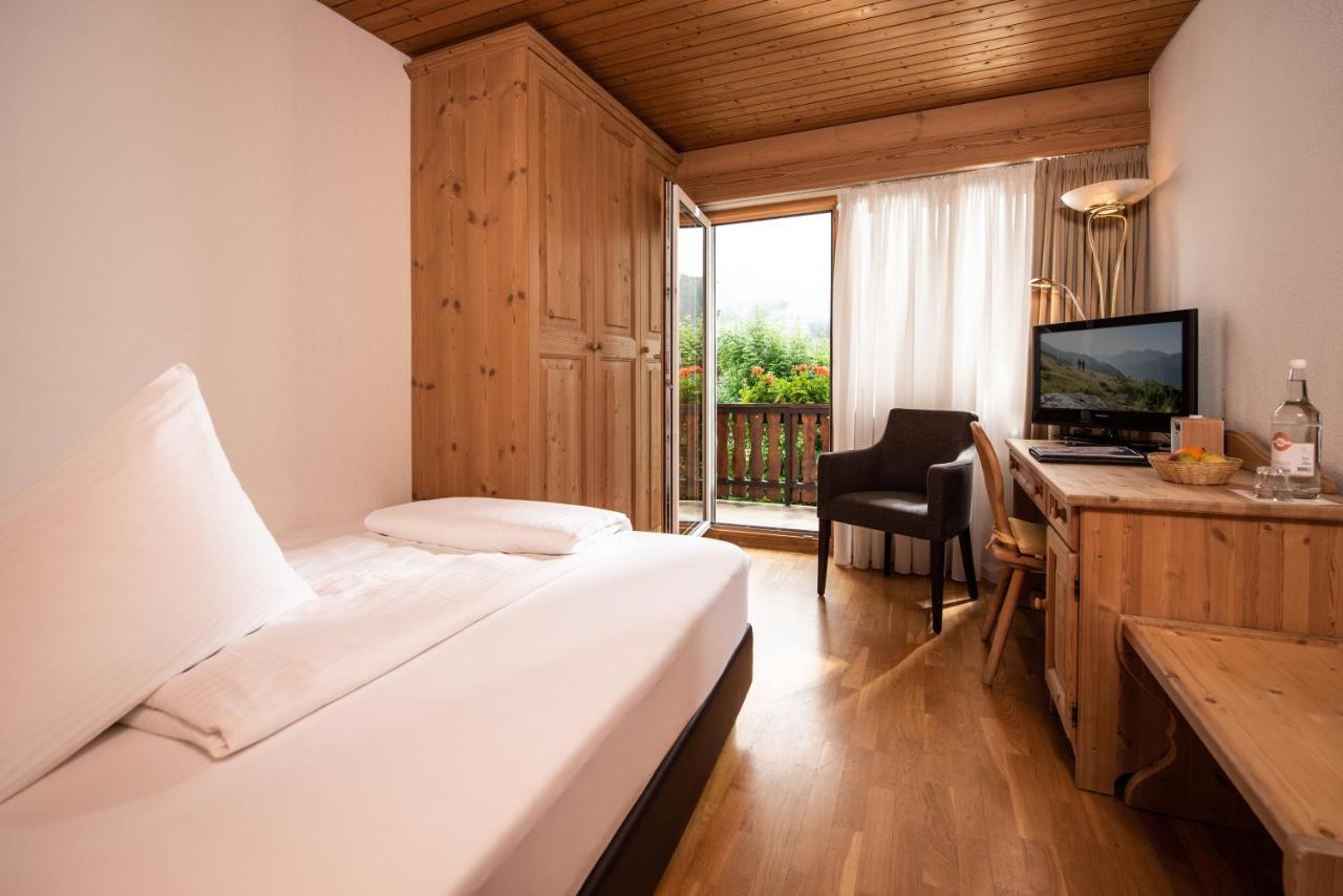 Hotel Bellaval Scuol Exteriér fotografie